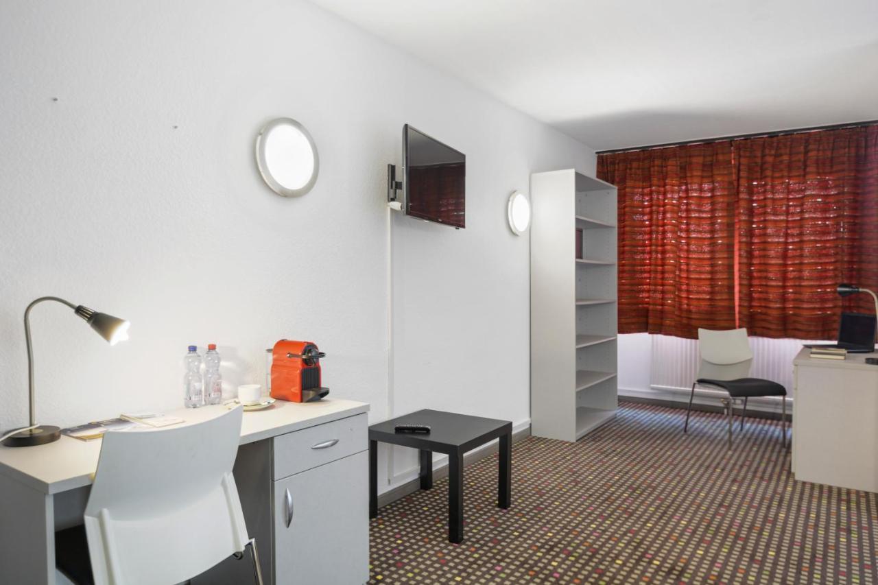 Neuchatel City Hotel Екстериор снимка