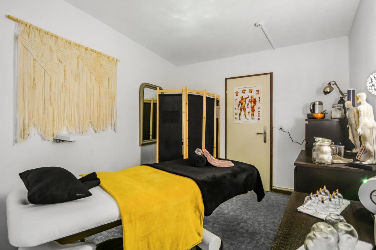 Neuchatel City Hotel Екстериор снимка