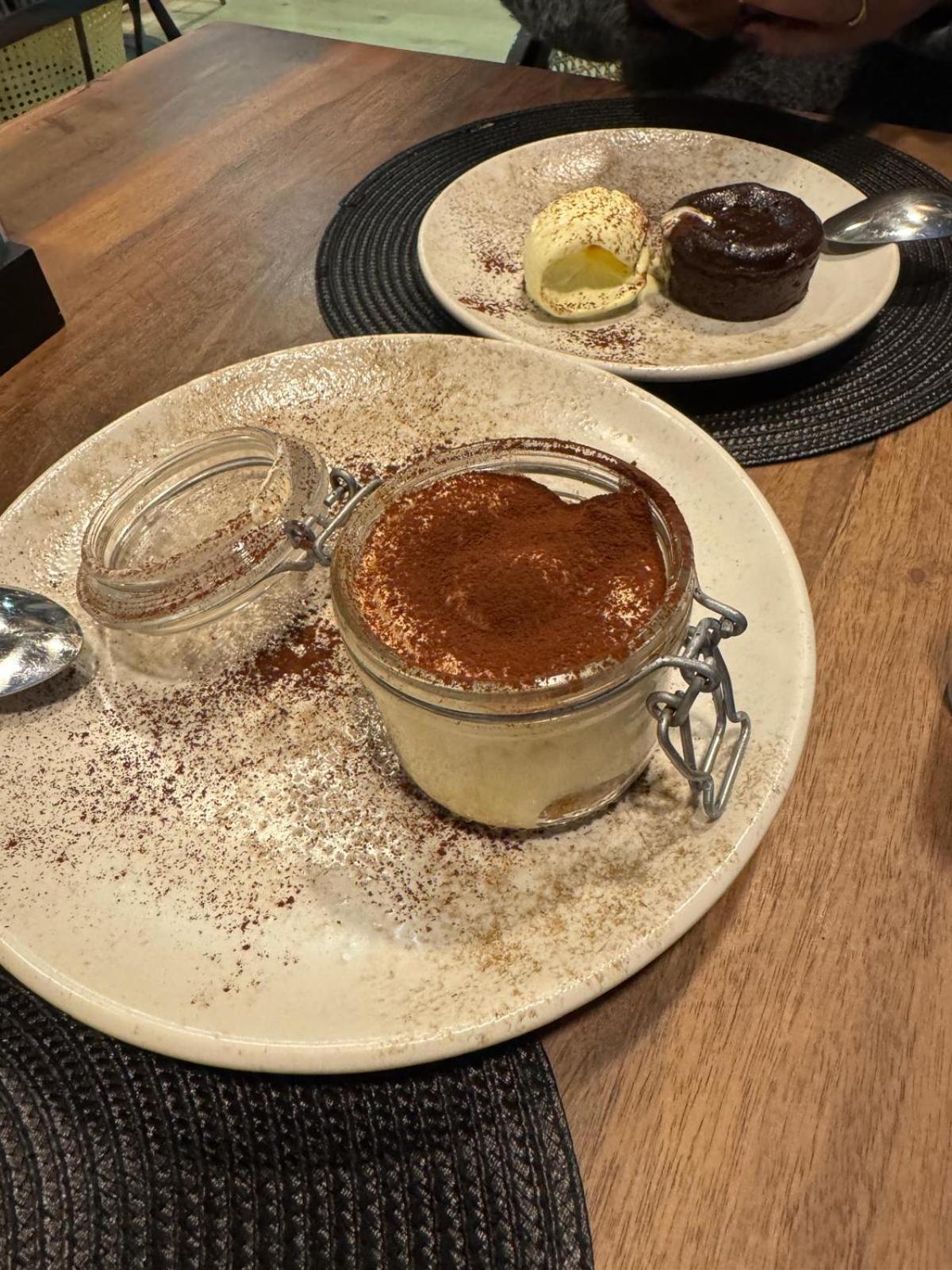 Neuchatel City Hotel Екстериор снимка